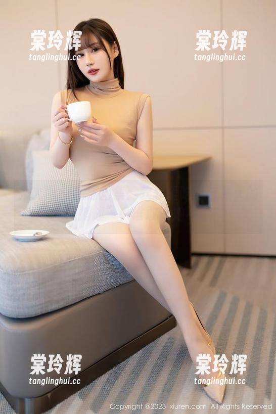 秀人网 - 高清图集：软软爱吃肉与夏天的“肉搏战”，谁敢说她不赢？