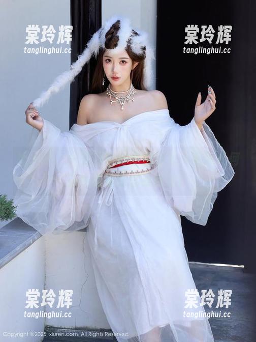 秀人网-静颜宁 秀人网 - 从静颜宁的私房泳衣,看她如何在水里也能优雅自拍!