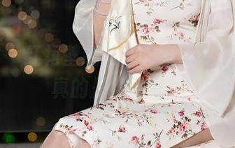 秀人网 – 红裙壁纸速递：麦田在麦田里，真的是绝配吧！