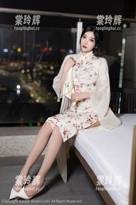 秀人网-麦田 秀人网 - 红裙壁纸速递:麦田在麦田里,真的是绝配吧!