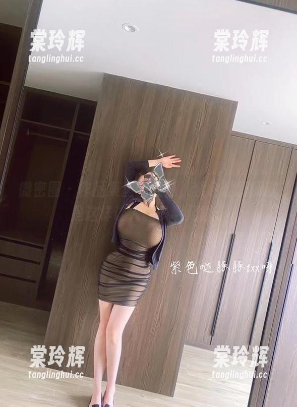 紫色哒豚豚 微密圈 - 作品集里的红色,紫色哒豚豚就是这样让人想多瞧几眼。