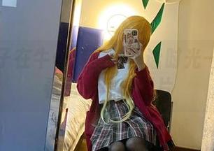 芋圆侑子在牛仔裤里的静谧时光——看一看这张写真图片