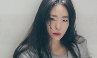 菠萝社 – 别问我为什么要下载柳侑绮的镂空作品，谁叫我的网盘渴望美丽呢？
