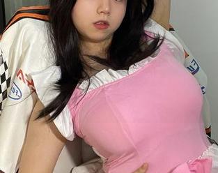 微密圈 – 这福利和原图都是葱油饼er的亮点，丝袜也有那种不一样的味道。