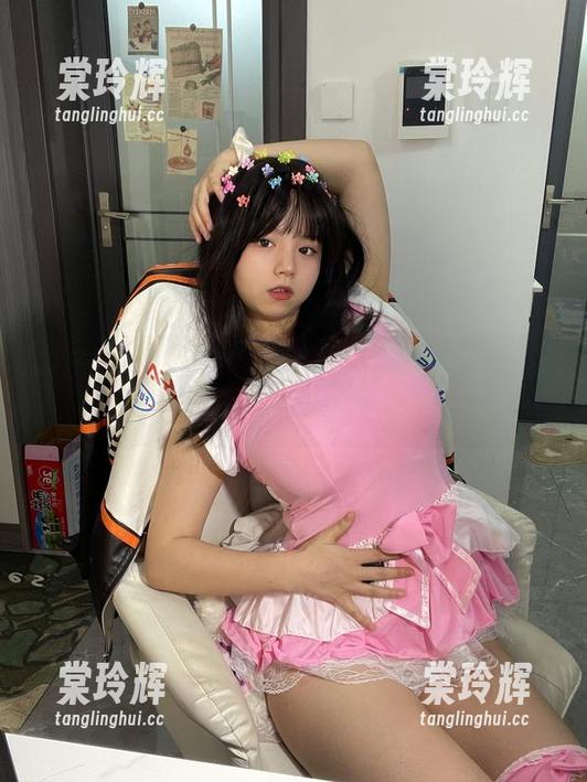 微密圈 - 这福利和原图都是葱油饼er的亮点，丝袜也有那种不一样的味道。