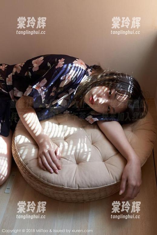 蜜桃社-李颖诗 蜜桃社 - 李颖诗的女仆全套,捧着花盘的样子就像在办一个午茶会,快来加入我的瓷器俱乐部!