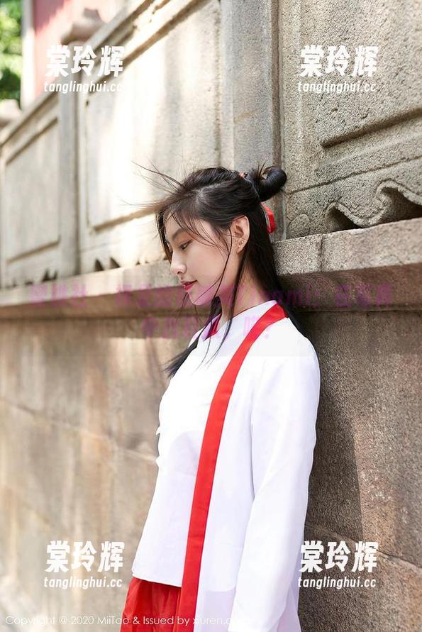 蜜桃社 - 裸足的缇娜美Tinami：在写真中找鞋痕，喵？