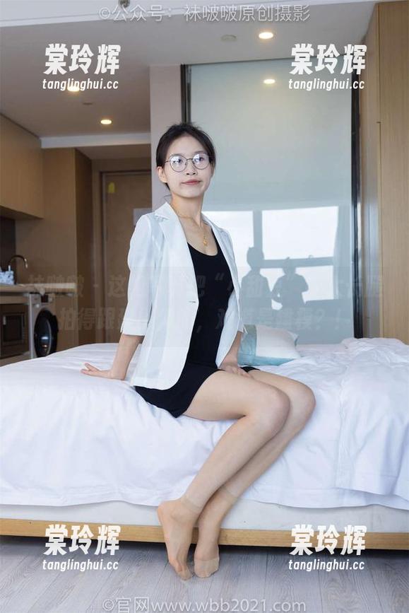 袜啵啵-小甜豆 袜啵啵 - 这组写真把“小甜豆”的大长腿拍得跟建楼似的,难道是建模?!