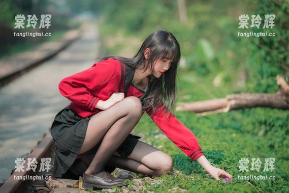 西呱呀呀呀 西呱呀呀呀的私房淡蓝JK,免费资源让我心奔流?