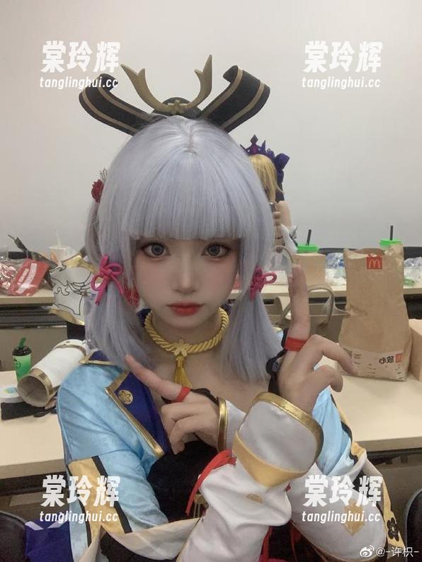 看图包，听分享！许枳的皮衣造型，搞得我都想给自己也来一件！