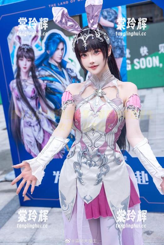露儿大魔王 露儿大魔王的美图分享:菲欧娜在这里化身女神,泪奔吗?