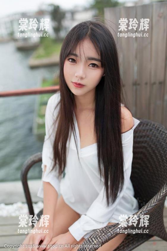 青豆客-倪诗茵 青豆客 - 要不要把倪诗茵“女友”的美图变成壁纸,考虑一下每次开机能看到的幸运?