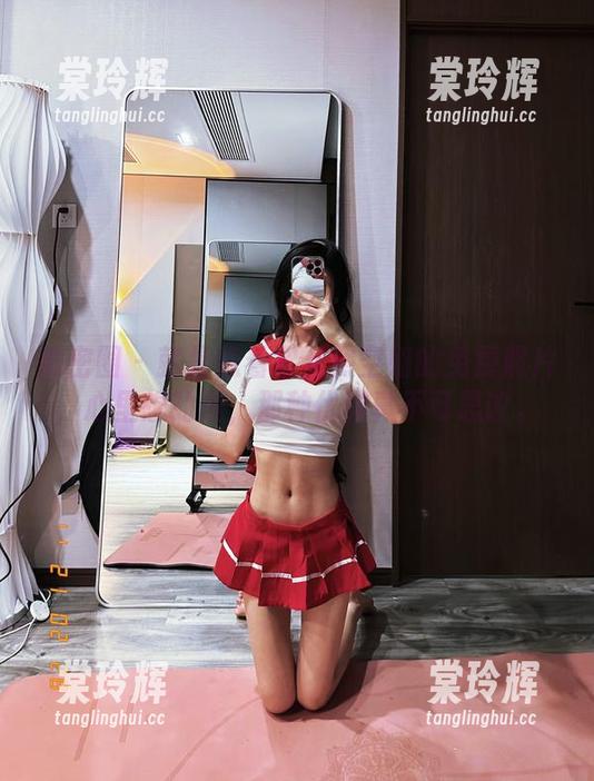 微密圈 - 就是想看黎允熙空姐的免费照片，心里想的是，那种优雅真不可思议。